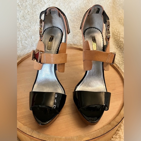 Report Signature Black Tan Platform Stilettos Leather Buckle Size 7 - Picture 3 of 12